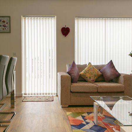 Modern & Exquisite Trumpington Townhouse With Parking & 5 Mins To Papworth Hospital CBG Εξωτερικό φωτογραφία