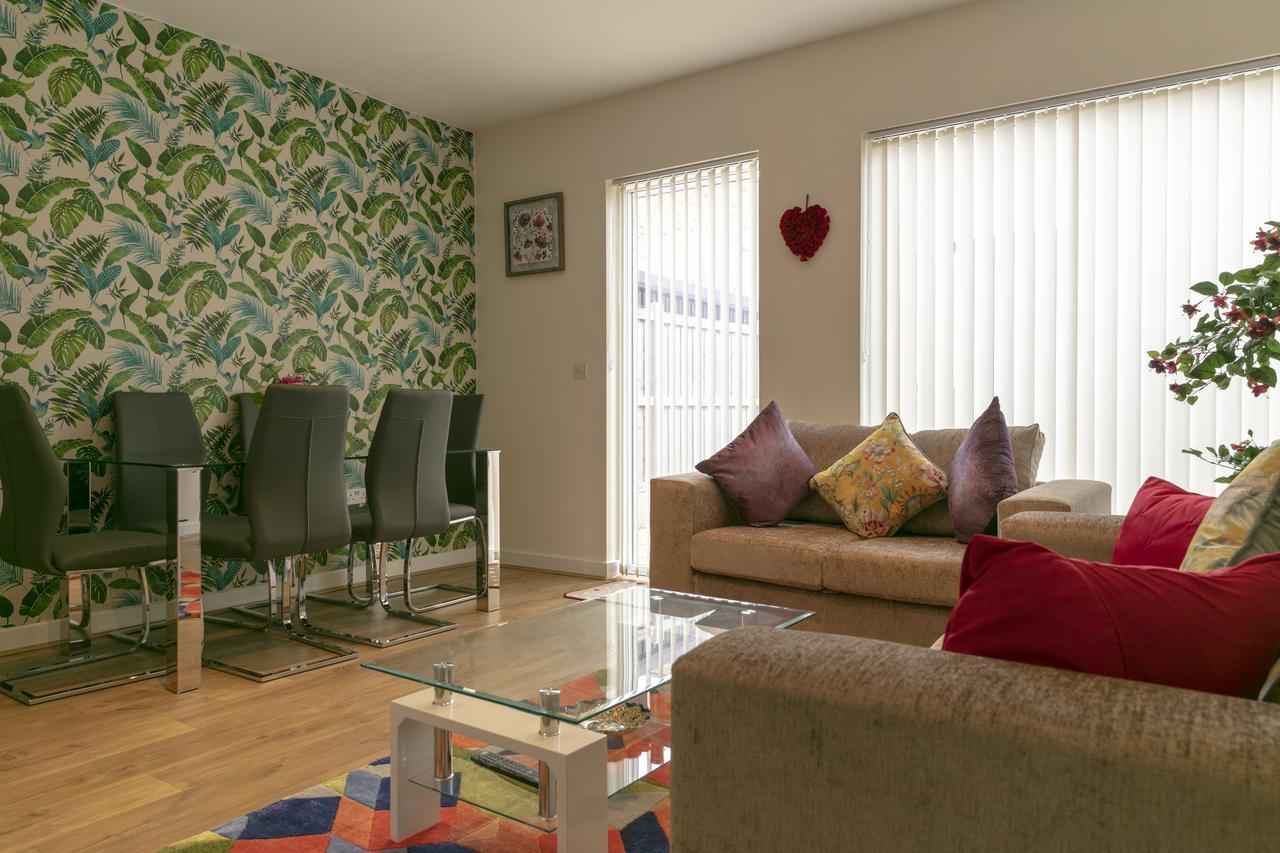 Modern & Exquisite Trumpington Townhouse With Parking & 5 Mins To Papworth Hospital CBG Εξωτερικό φωτογραφία