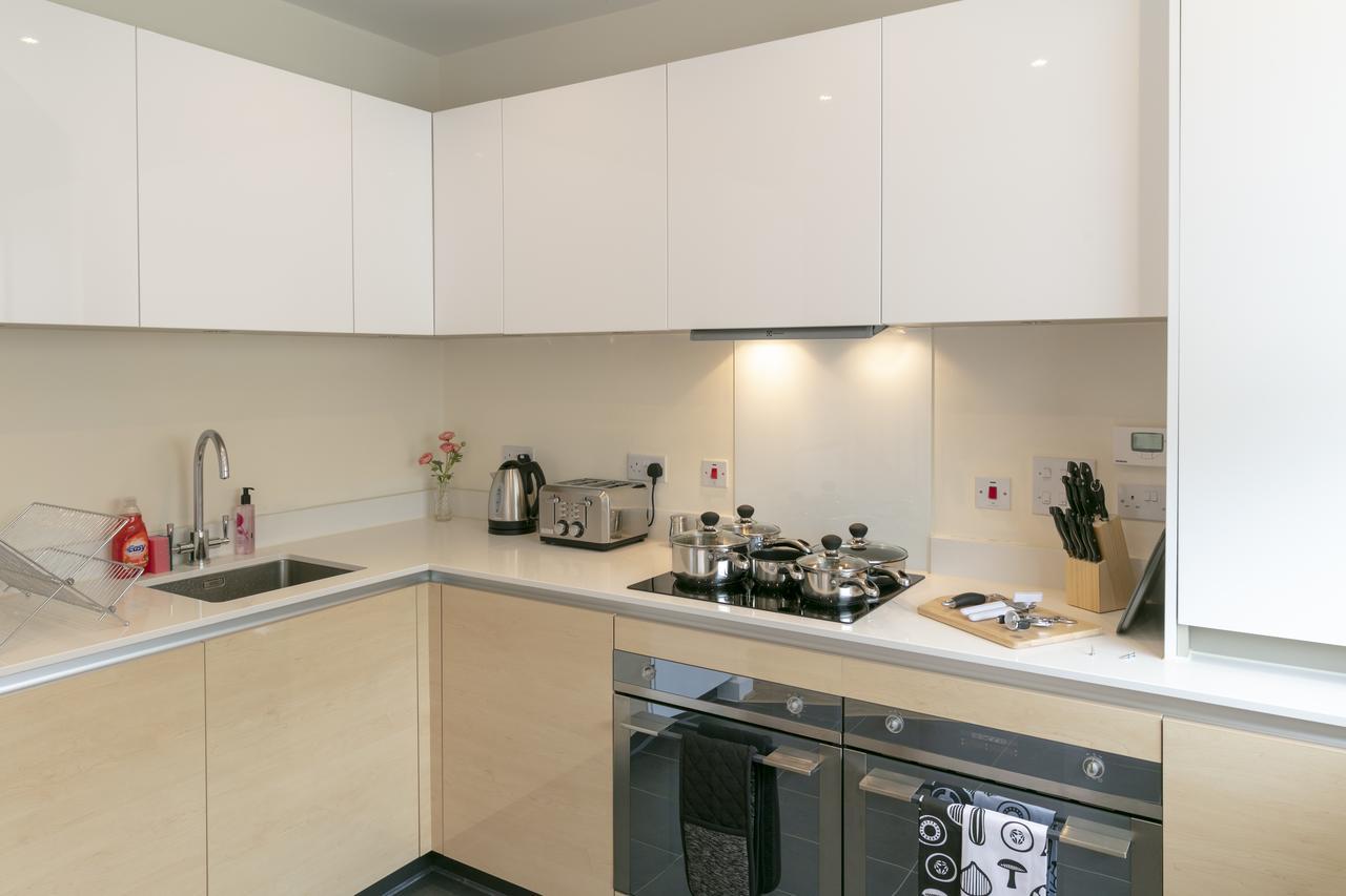 Modern & Exquisite Trumpington Townhouse With Parking & 5 Mins To Papworth Hospital CBG Εξωτερικό φωτογραφία