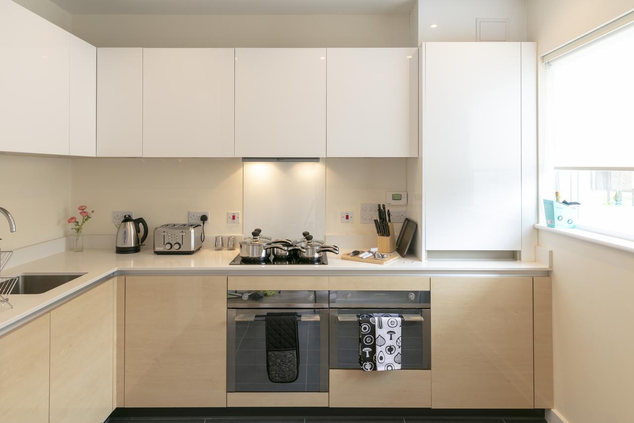 Modern & Exquisite Trumpington Townhouse With Parking & 5 Mins To Papworth Hospital CBG Εξωτερικό φωτογραφία